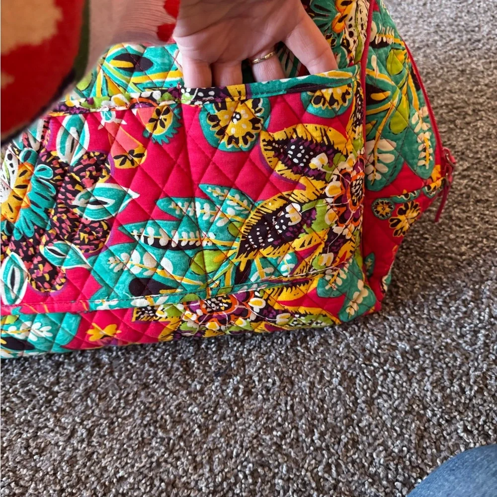 Vera Bradley Large multi compartment weekender bag diaper bag - Picture 6 of 9